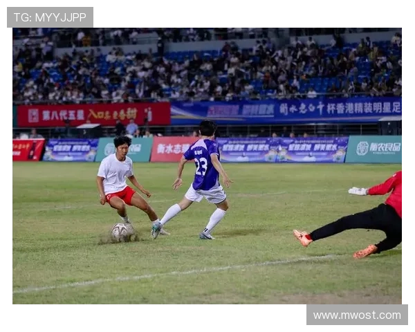 足球明星的小女儿如何在绿茵场上绽放光芒成为小小球迷的偶像 足球明星的小女儿如何在绿茵场上绽放光芒成为小小球迷的偶像