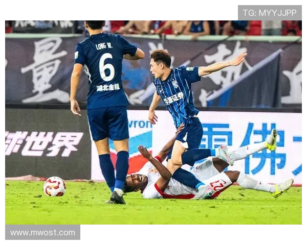 赛后分析:武汉足球队与广州足球队的表现状态及未来展望 赛后分析:武汉足球队与广州足球队的表现状态及未来展望