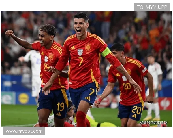 西班牙足球传奇人物解析:7号球星的辉煌历程与影响力 西班牙足球传奇人物解析:7号球星的辉煌历程与影响力