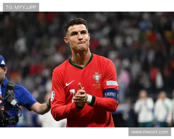 足球明星的伤感时刻回顾与感人瞬间剪辑合集