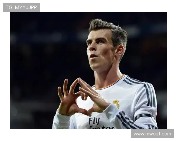 足球明星贝尔佩戴面具的精彩瞬间与背后的故事揭秘