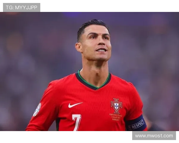 最近崛起的足球明星们如何在赛场上展现惊人实力与魅力